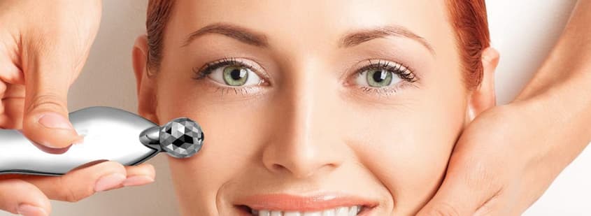 masaje facial mejora el aspecto de los ojos
