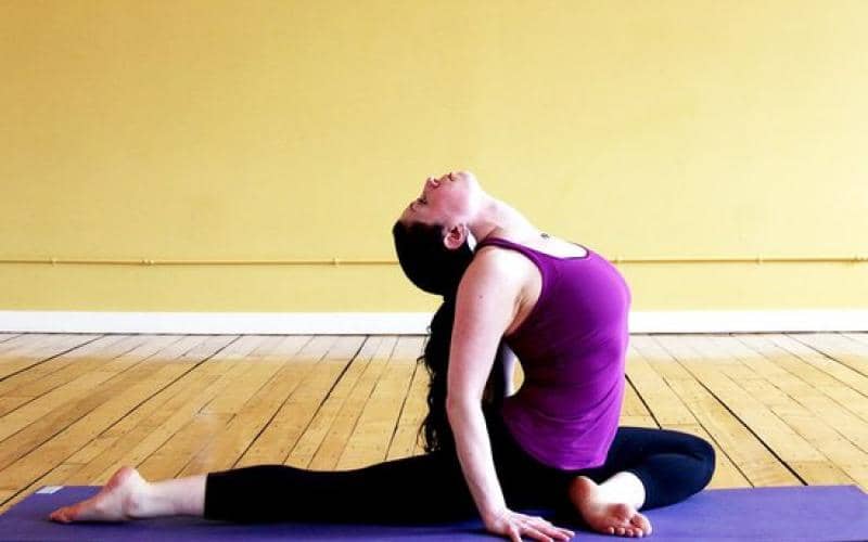 Yoga para quitar una contractura en la espalda